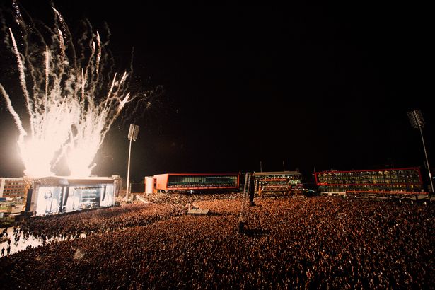 THE COURTEENERS